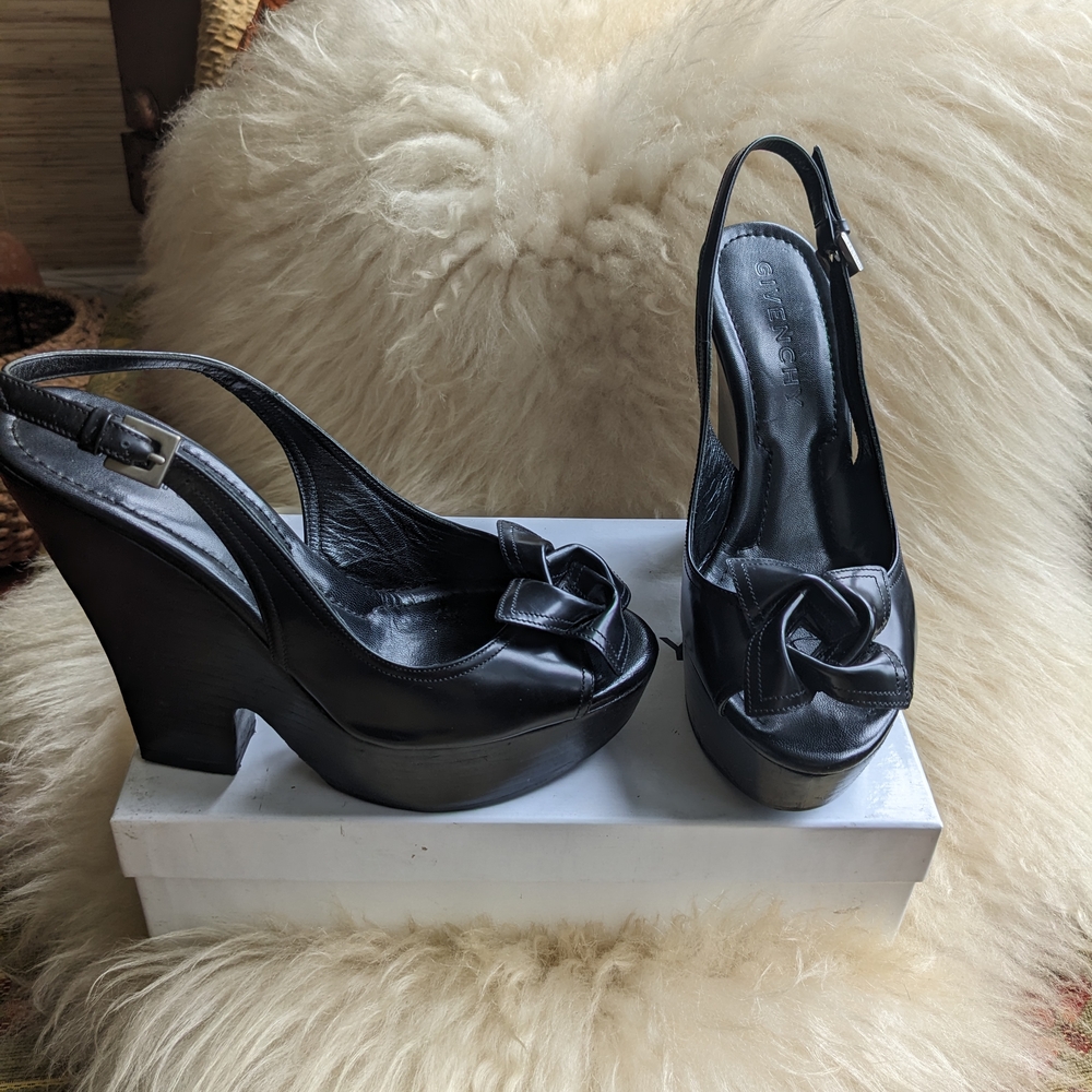 Givenchy Black Platform Sandals with High-Gloss Finish